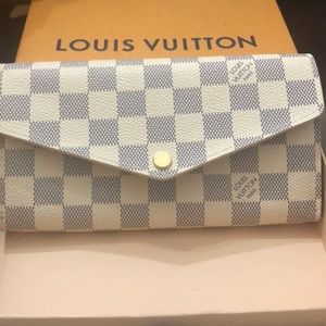 Louis Vuitton of Sarah wallet brand new